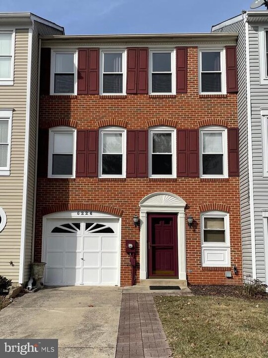 5228 Bamburg Ct in Frederick, MD - Building Photo