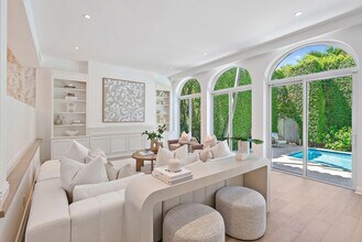 245 Everglade Ave in Palm Beach, FL - Building Photo - Building Photo