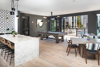 Crestview Commons Apartments in Austin, TX - Building Photo - Building Photo