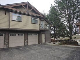 511 Yates Rd in Kelowna, BC - Building Photo