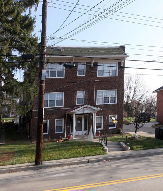 1518 Mcfarland Rd in Pittsburgh, PA - Foto de edificio - Building Photo