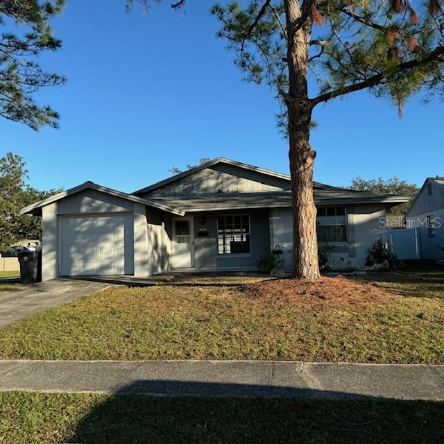 16149 Foxfire Dr in Tampa, FL - Building Photo