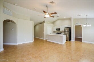 3512 2nd St SW in Lehigh Acres, FL - Foto de edificio - Building Photo