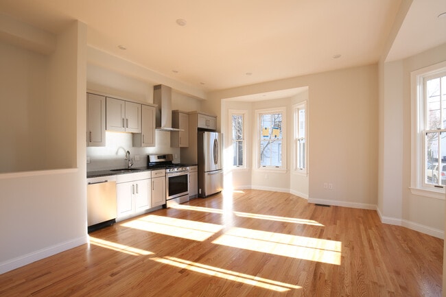 19 Lincoln Ave, Unit 1, Unit 1