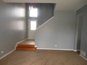 603 Conservatory Ln in Aurora, IL - Building Photo - Building Photo