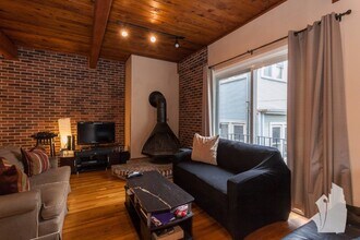 1133 W Drummond Pl, Unit A7 in Chicago, IL - Building Photo - Building Photo