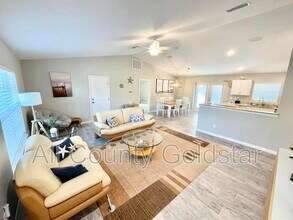 6253 Magee St in Englewood, FL - Building Photo - Building Photo