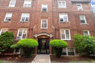 654 W Oakdale Ave, Unit 3n in Chicago, IL - Building Photo - Building Photo