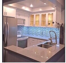 12720 Burbank Blvd, Unit 121 in Valley Village, CA - Foto de edificio - Building Photo