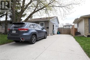 31 Keewatin Ave in Kitchener, ON - Building Photo