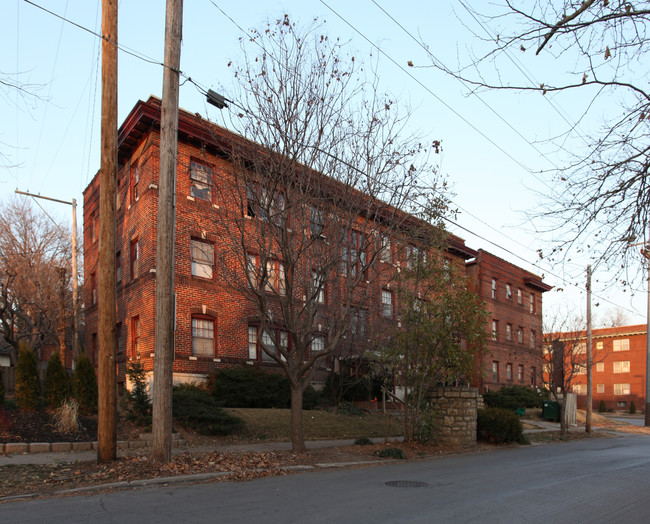 808 W 38th St in Kansas City, MO - Foto de edificio - Building Photo