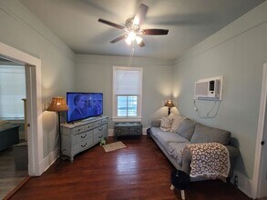 1623 Ursuline St in Galveston, TX - Building Photo - Building Photo