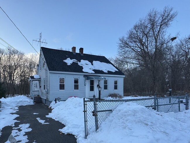 75 Packard St in Stoughton, MA - Building Photo - Building Photo