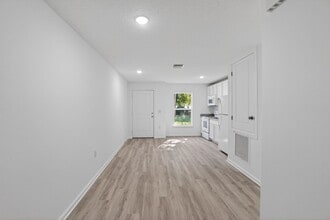 1115 Ave F in Fort Pierce, FL - Foto de edificio - Building Photo