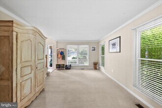 11982 Mojave Ln in Woodbridge, VA - Foto de edificio - Building Photo