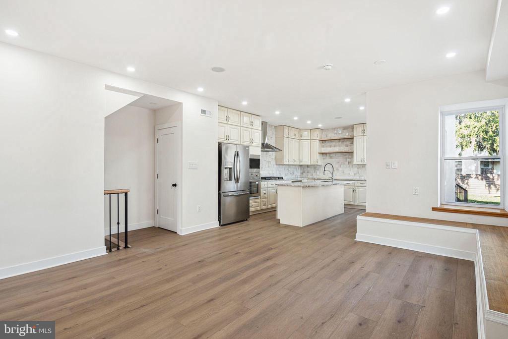 6317 Baynton St in Philadelphia, PA - Building Photo