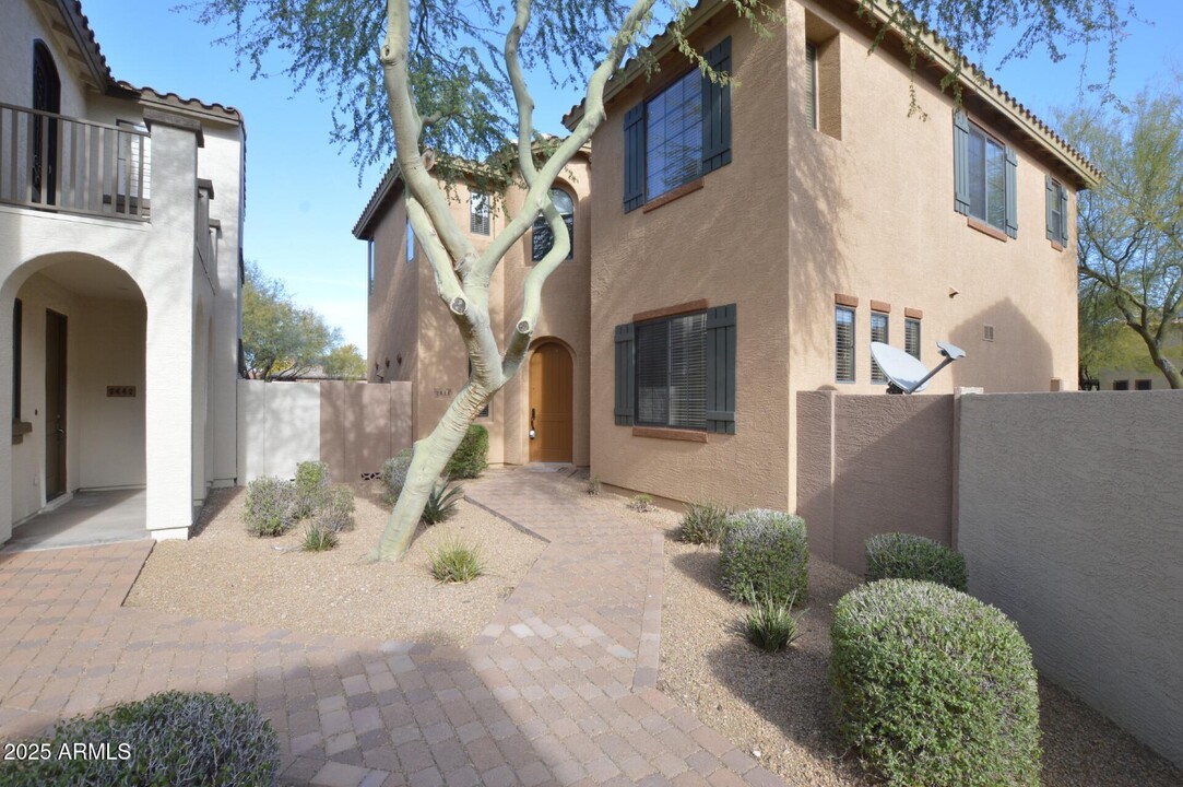 2438 W Jake Haven in Phoenix, AZ - Building Photo