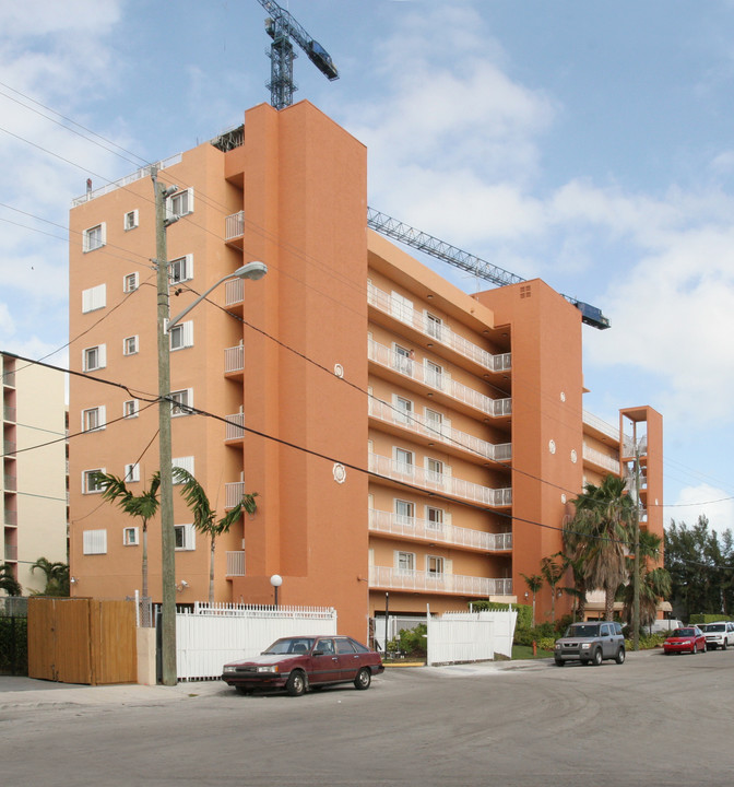 La Piazza Navona in Miami, FL - Building Photo