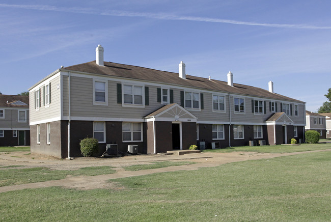 Pendleton Place Apartments in Memphis, TN - Building Photo - Building Photo