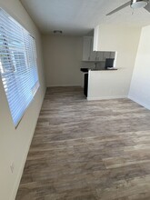 1213 Venice in Venice, CA - Building Photo - Interior Photo