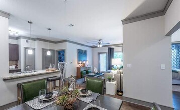 6800 Gaston Rd in Katy, TX - Building Photo - Building Photo
