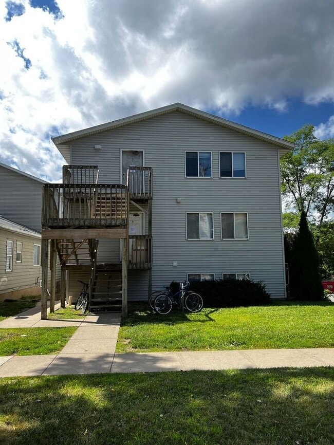 property at 427 S Van Buren St