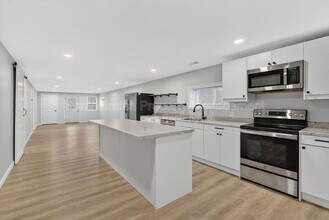 1566 Sugar Grove Rd in Troy, MO - Building Photo - Building Photo