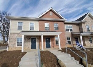 Three Springs Apartments in Crescent Springs, KY - Building Photo - Building Photo