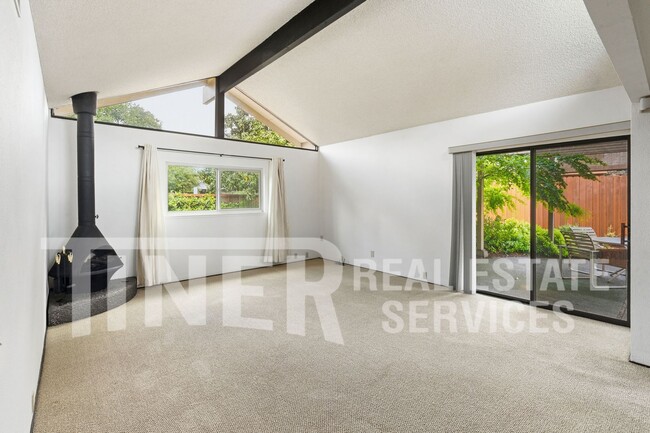 4730 Clothier Way in Sacramento, CA - Building Photo - Building Photo