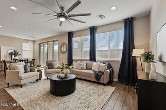 2337 W Gloria Ln in Phoenix, AZ - Building Photo - Building Photo