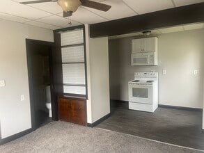 415 Dunlap St, Unit 4 in Delaware, OH - Foto de edificio - Building Photo