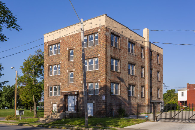 Prospect Crossing in Kansas City, MO - Building Photo - Building Photo