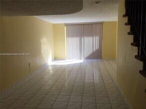 1054 W 44th Terrace in Hialeah, FL - Building Photo - Building Photo