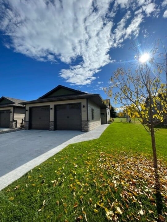 292 W Nicklaus Ave in Kalispell, MT - Building Photo