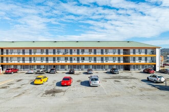 Siegel Select Chattanooga II in Chattanooga, TN - Foto de edificio - Building Photo