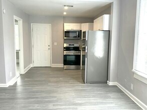 313 E Henry St-Unit -D in Savannah, GA - Building Photo - Building Photo