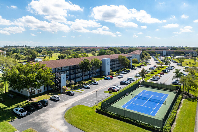 Ivanhoe West At Century Village in Pembroke Pines, FL - Building Photo - Building Photo