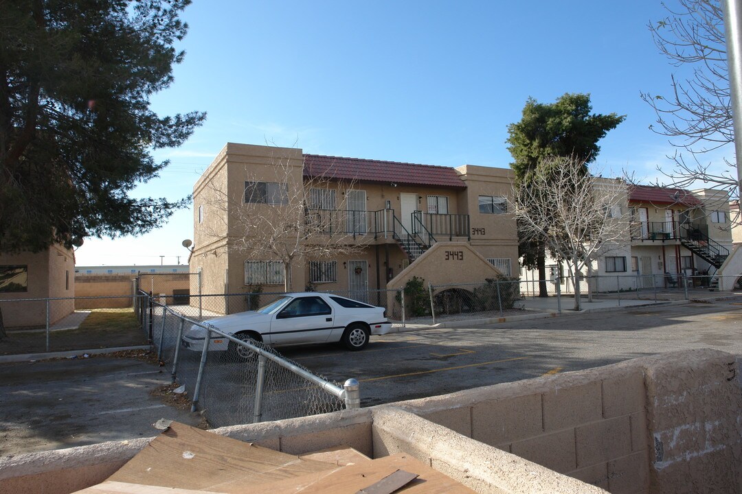 3443 College View Ct in North Las Vegas, NV - Foto de edificio