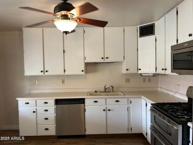 8134 E Mitchell Dr in Scottsdale, AZ - Building Photo - Building Photo