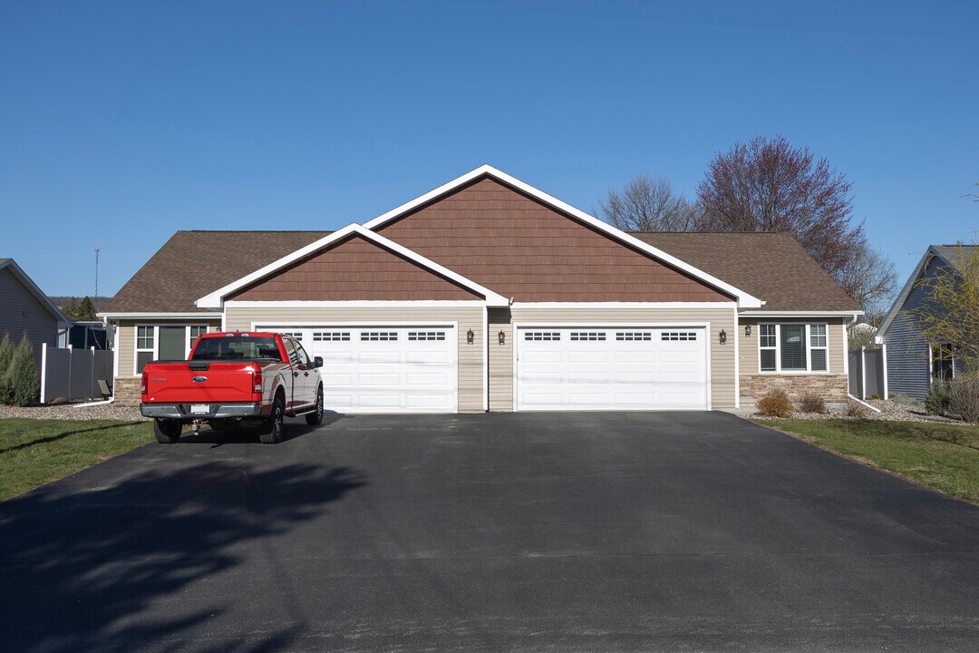227402 Dove Ave in Wausau, WI - Building Photo