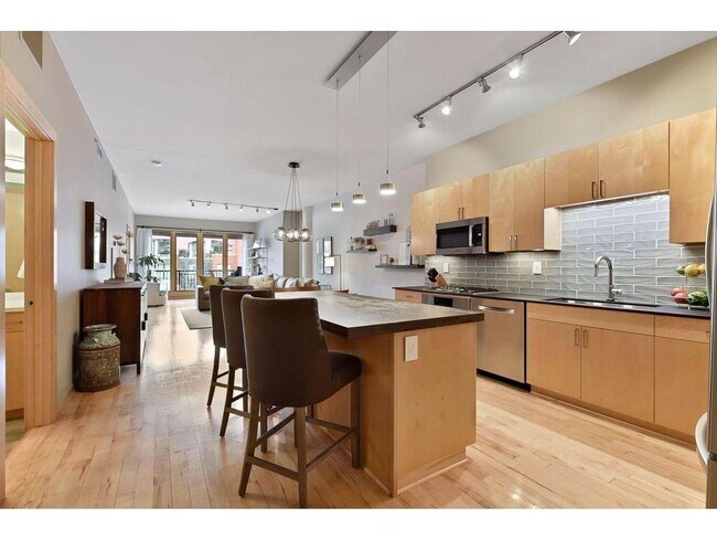 property at 401 N 2nd St