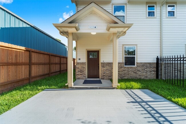 913 Turner Dr in Houston, TX - Building Photo - Building Photo