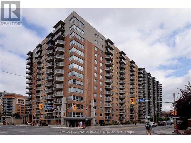 property at 429 Somerset St W
