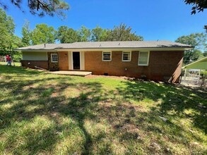 418 E Northwoods Dr in Griffin, GA - Building Photo - Building Photo