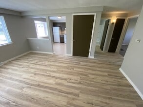 827 W Shermoor St, Unit 1 in Peoria, IL - Building Photo - Building Photo