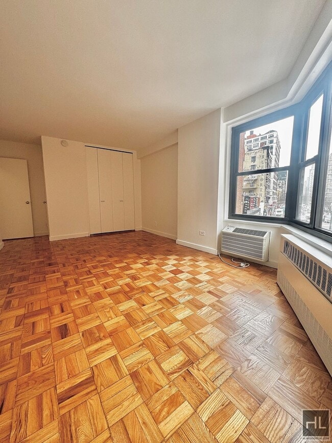 Fourth Avenue, Unit 3E in New York, NY - Building Photo - Building Photo