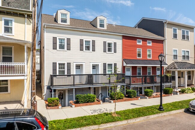 213-219 High St in Phoenixville, PA - Building Photo - Building Photo
