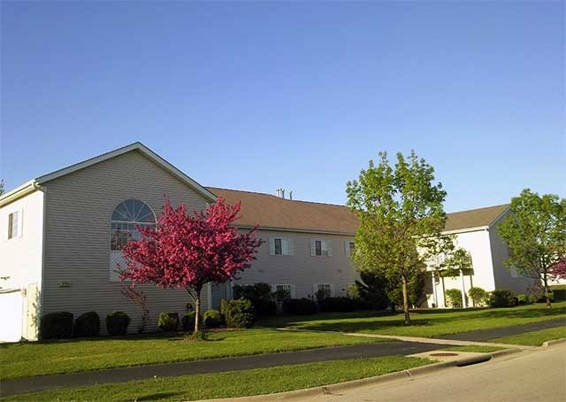 Hampton Ridge in Rockford, IL - Foto de edificio - Building Photo