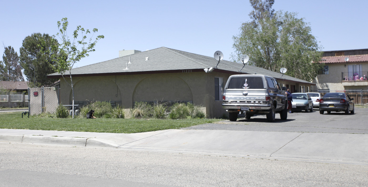 11220 Chapparal Ave in Adelanto, CA - Building Photo