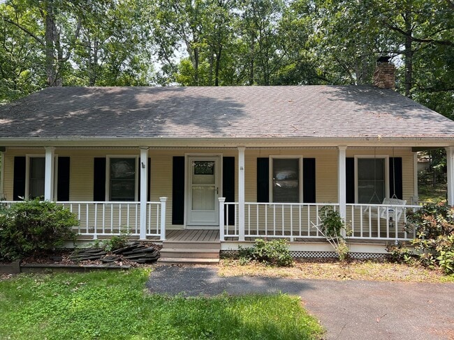 678 Jefferson Dr in Palmyra, VA - Building Photo - Building Photo